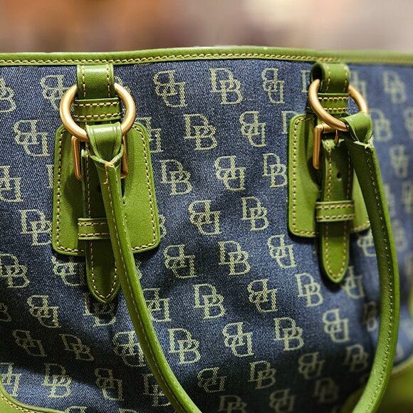 Dooney & Bourke Lg Satchel - Picture 4 of 16